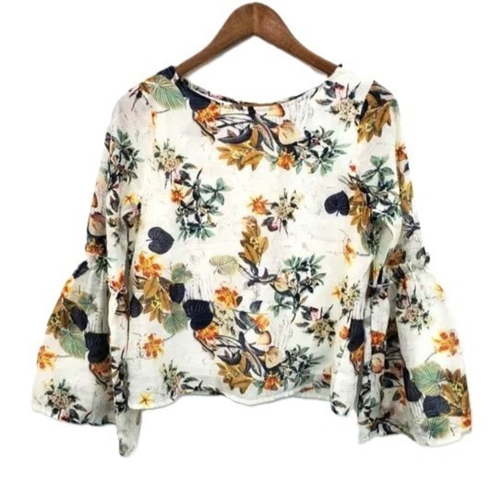 Womens M White Floral Blouse Bell Sleeve Boho Cottagecore Top Button Back Blouse
